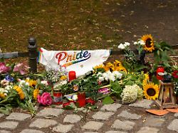 gedenken nahe des tatorts des islamistischen terroranschlags beim 48 christopher street day 2026 im tiergarten berlin 27 07 1