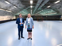 german foreign minister johann wadephul l and finnish foreign minister elina valtonen visit the merihaka civil defence shelter in helsinki finland on july 16 2026