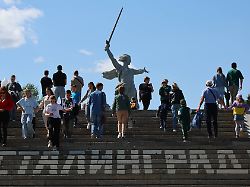 hero city volgograd 8915317 01 05 2025 the motherland is calling monument at the heroes of the battle of stalingrad memorial complex on mamayev kurgan hill