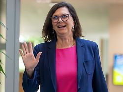 ilse aigner csu praesidentin des bayerischen landtags verlaesst nach einer sitzung des csu vorstands die csu landesleitung