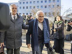 joseph blatter r muss sich wegen einer millionenzahlung erneut vor gericht verantworten