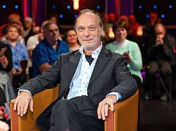mdr riverboat schauspieler martin brambach anlaesslich der aufzeichnung der mdr talkshow riverboat am 10 10 2025 in der mediacity leipzig