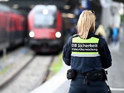 mehr sicherheit am muenchner hauptbahnhof quattro streife der bundespolizei des polizeipraesidium muenchen der db sicherheit und der mvg u bahnwache foto 9