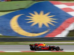 motorsport formel 1 weltmeisterschaft grand prix von malaysia am 01 10 2017 in sepang malaysia der niederlaender max verstappen vom team red bull racing waehrend des rennens in aktion
