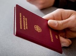 ohne reisepass oder ausweis kann es bei grenzkontrollen zu grossen problemen kommen