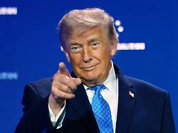 praesident donald trump trifft ein um auf der politikkonferenz der faith freedom coalition im washington hilton eine rede zu halten 1