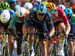 radsport uci worldtour tour de france hagetmau bordeaux 175 10 km 7 etappe der belgier tim merlier m sprintet ins ziel und gewinnt die etappe