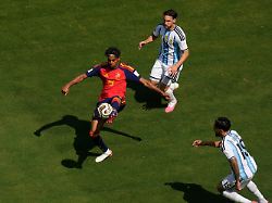 spain s lamine yamal 19 controls the ball during the world cup final soccer match between spain and argentina in east rutherford n j near new york sunday july 19 2026