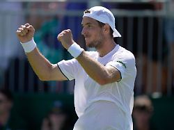 tennis grand slam einzel maenner 2 runde nakashima usa struff deutschland jan lennard struff jubelt ueber seinen sieg 1