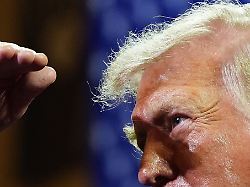 us praesident donald trump haelt an der wheeler high school eine rede