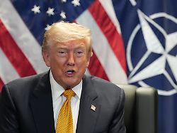 us praesident donald trump trifft sich am rande des nato treffens im praesidentenpalastkomplex bestepe in ankara mit nato generalsekretaer rutte