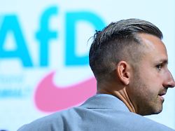ulrich siegmund afd spitzenkandidat der afd bei der landtagswahl in sachsen anhalt kommt zum landesparteitag der afd sachsen anhalt auf dem parteitag wollen die delegierten einen neuen vorstand waehlen
