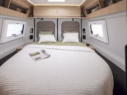 ungewoehnlich bequem rapido bietet ein queensbed im camper