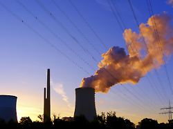 uniper kohlekraftwerk staudigervor sonnenuntergang in grosskrotzenburg am main hessen