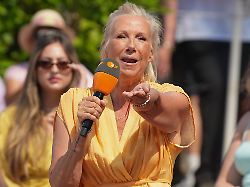 zdf fernsehgarten 2026 andrea kiwi kiewel im zdf fernsehgarten mit dem motto 90er party am 12 07 2026 in mainz