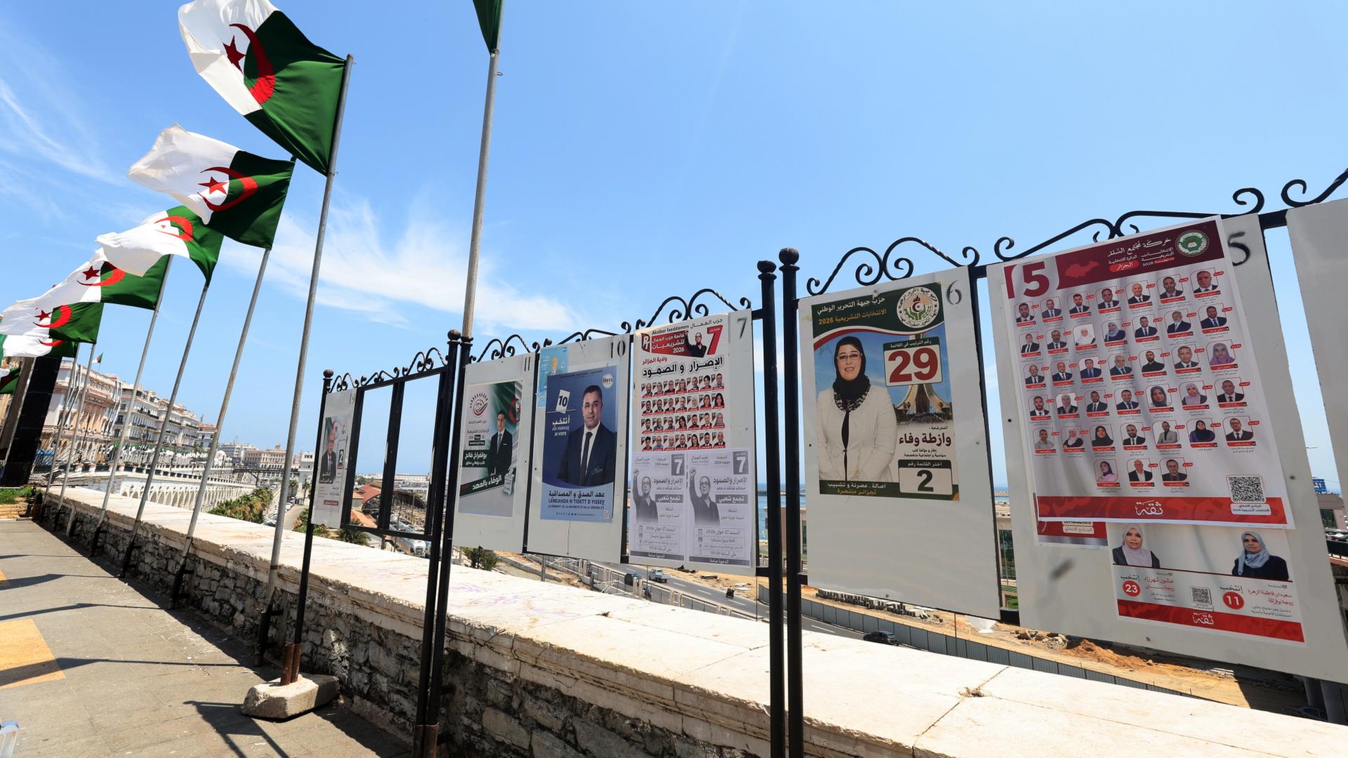 algerien wahlplakate 102