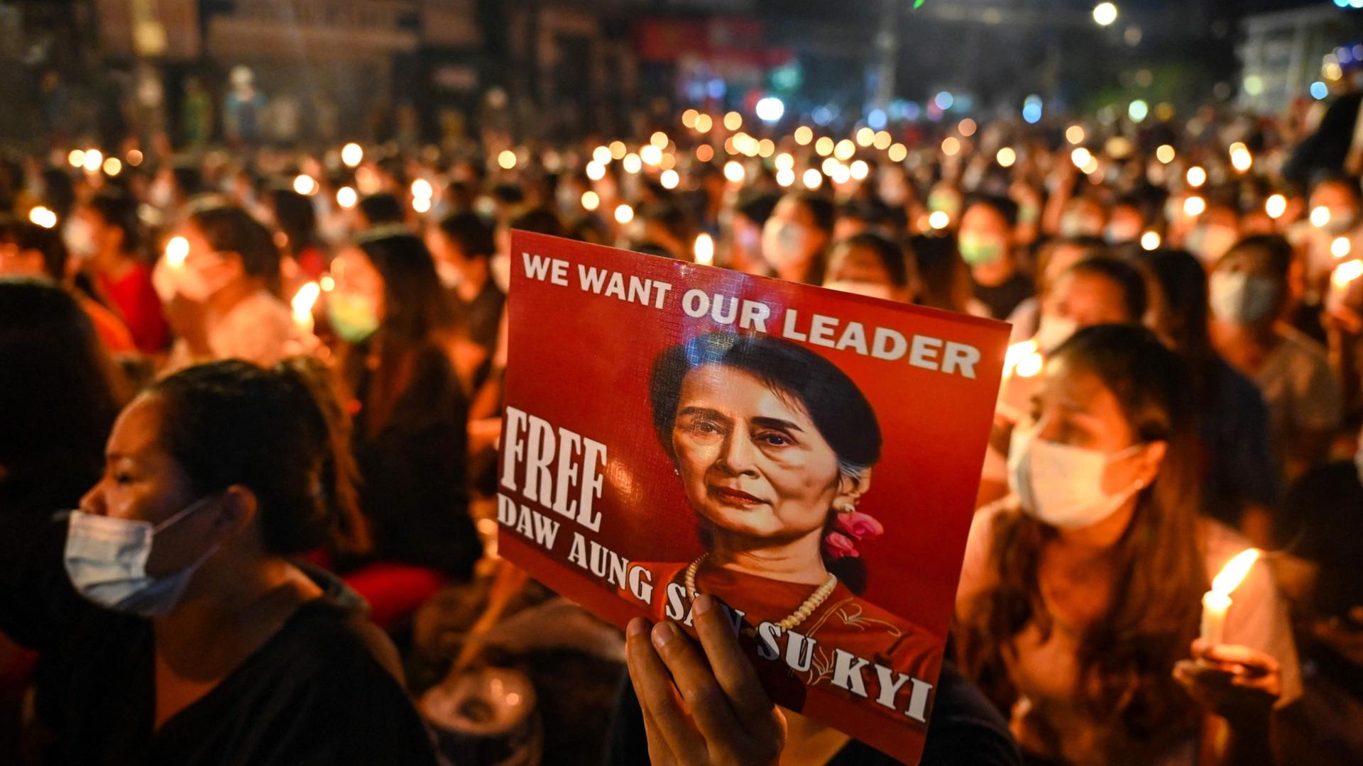 aung san suu kyi protest 100