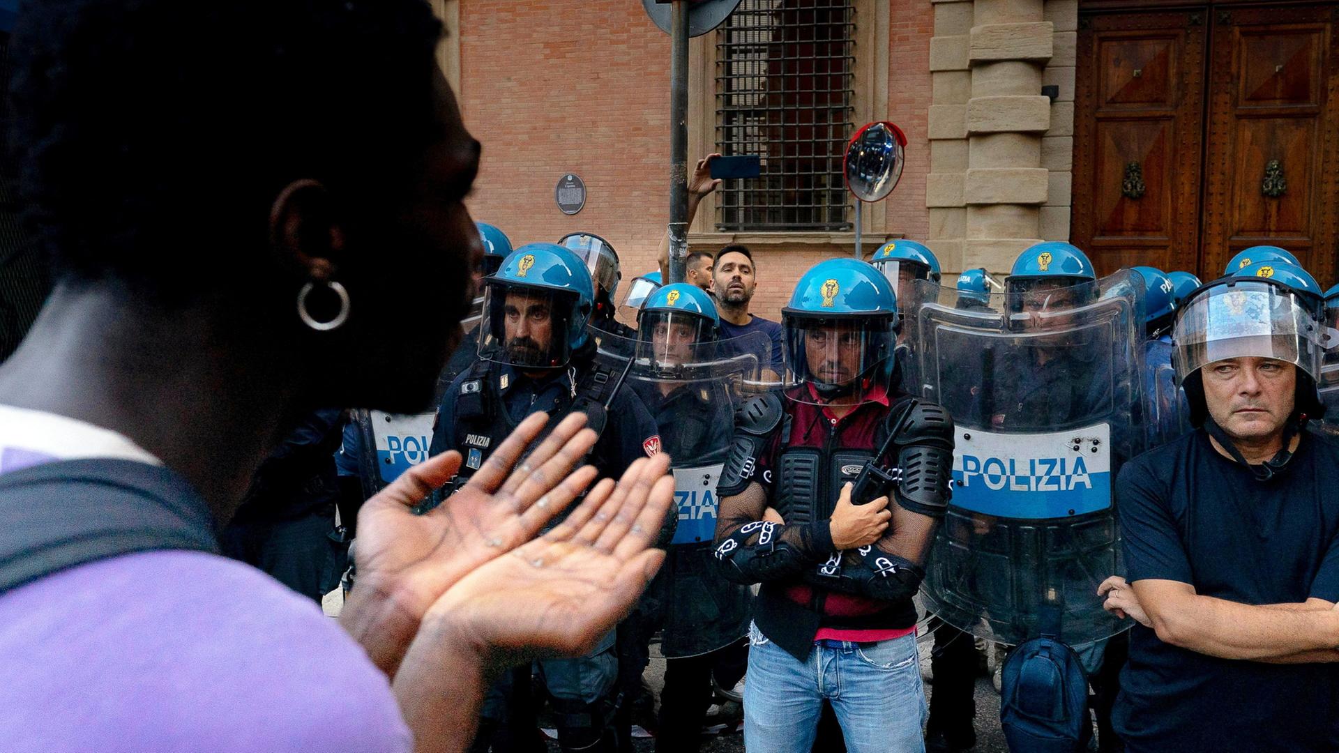 bologna polizei 100