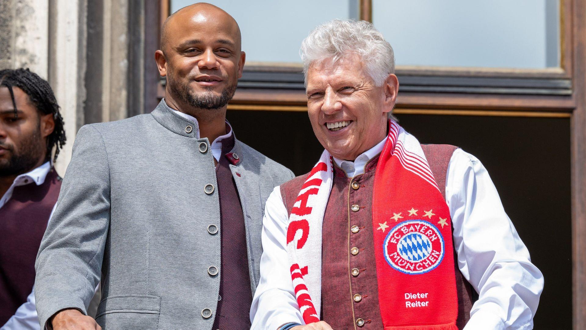 br archivbild 2025 cheftrainer vincent kompany fc bayern muenchen und der damalige ob dieter reiter 100
