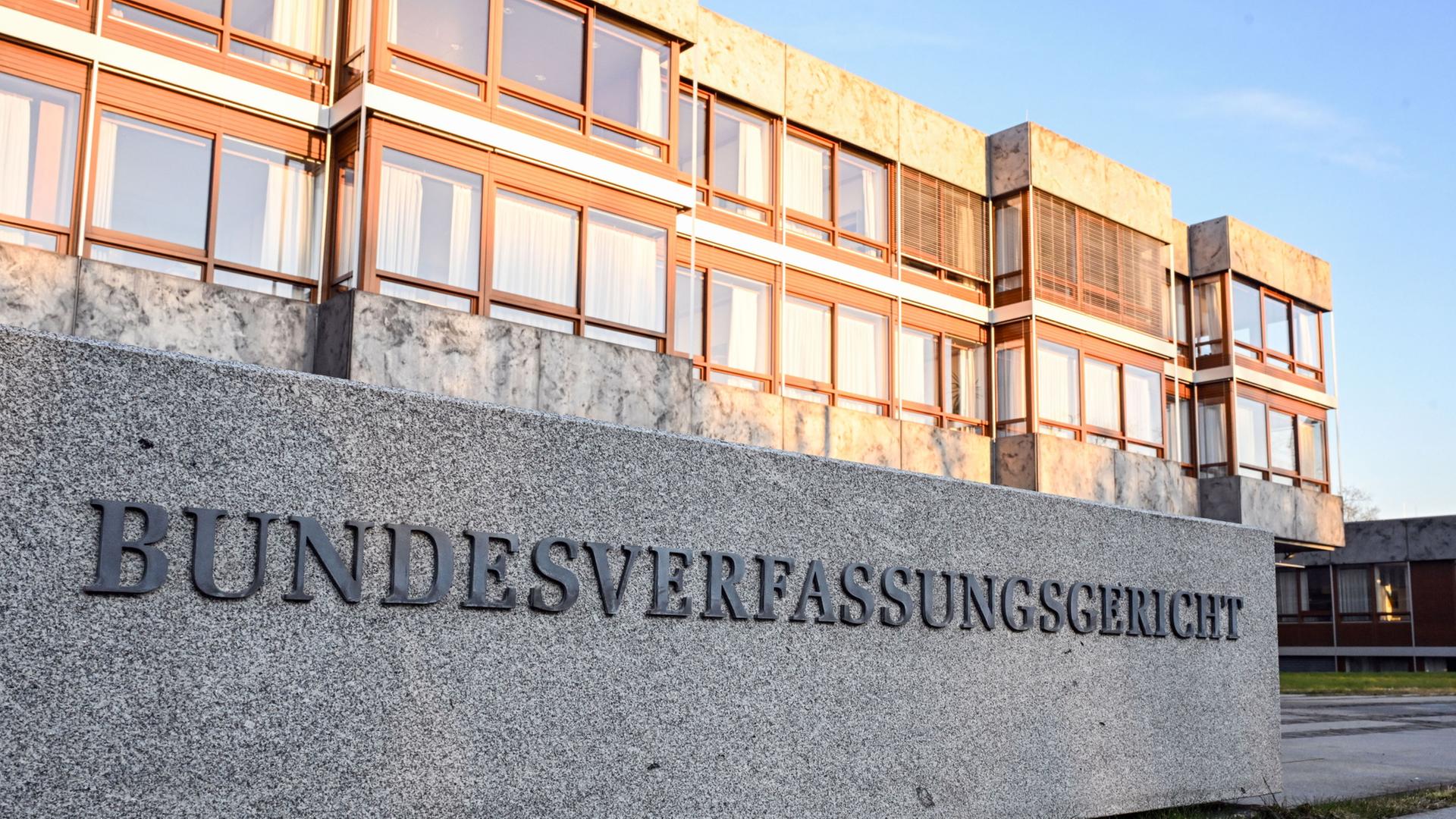 bundesverfassungsgericht 326