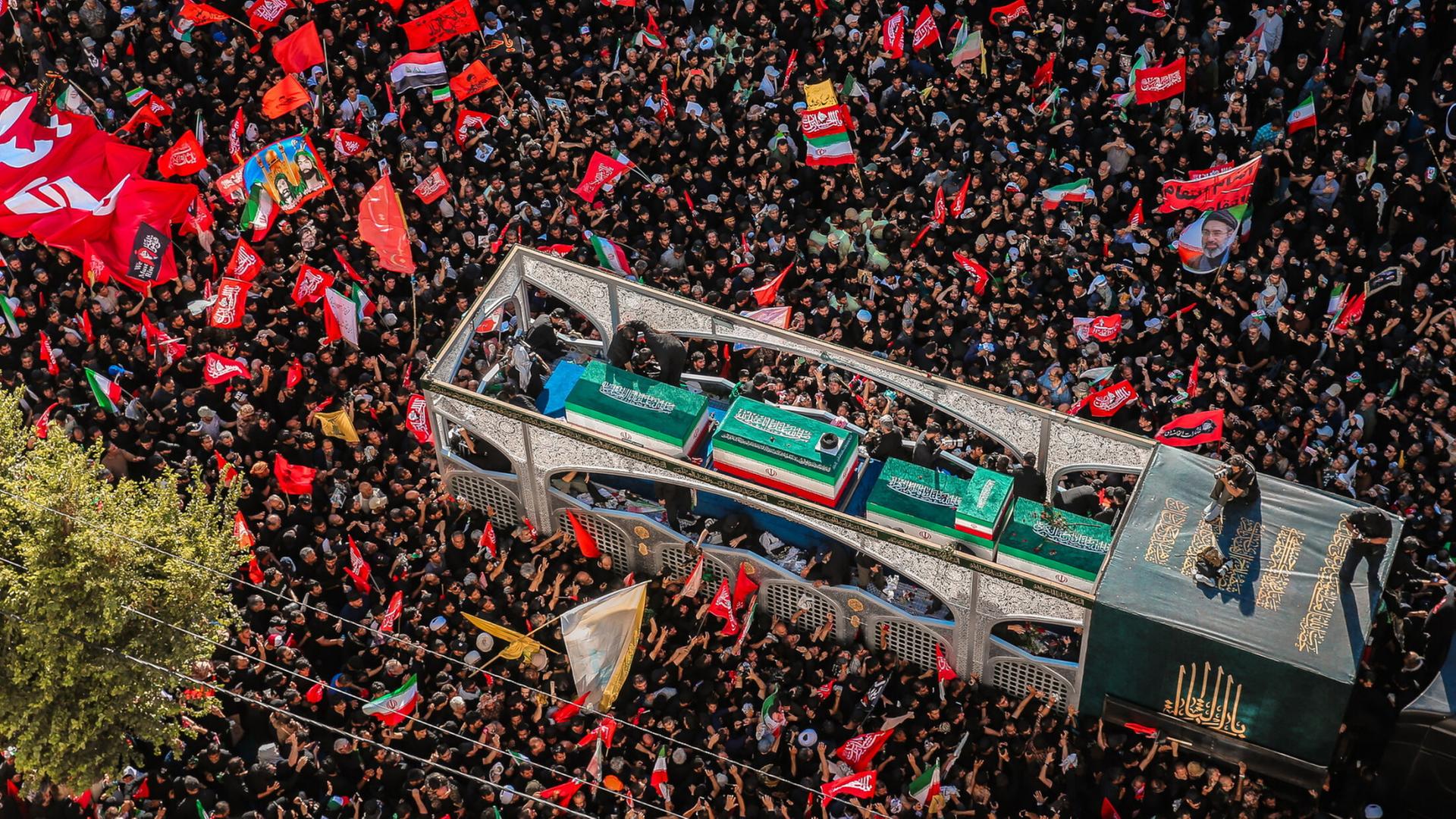 iran chamenei beisetzung 100