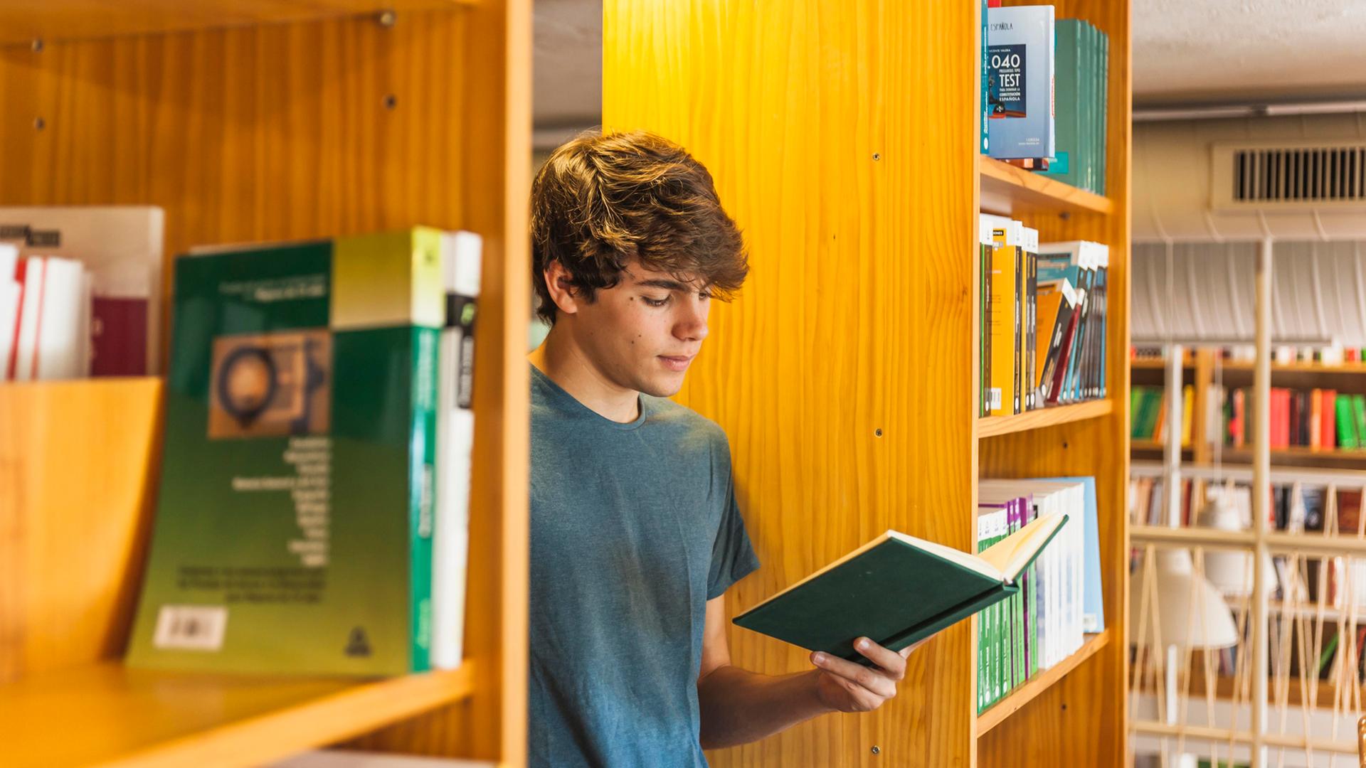jugendlicher buch 100