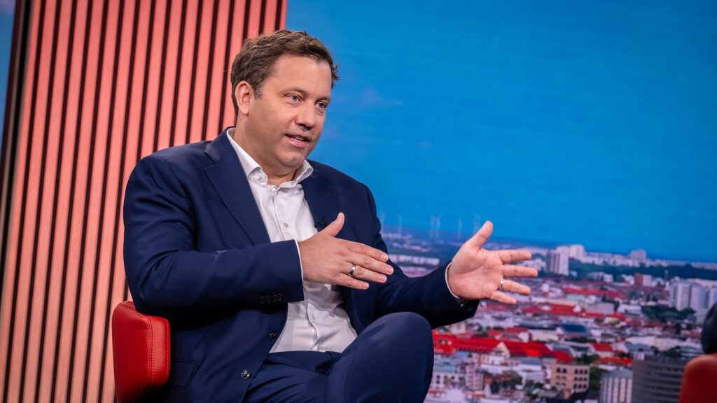 lars klingbeil 198