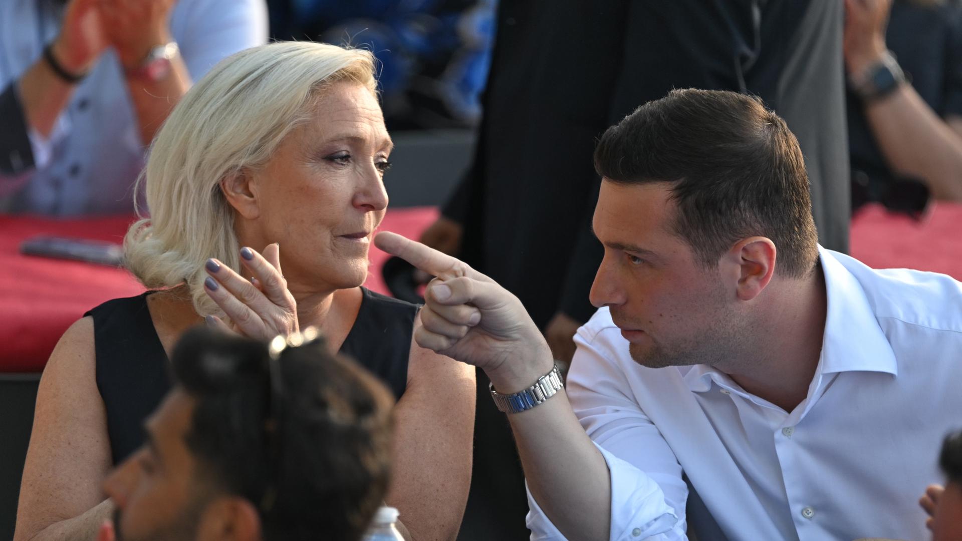 le pen 234