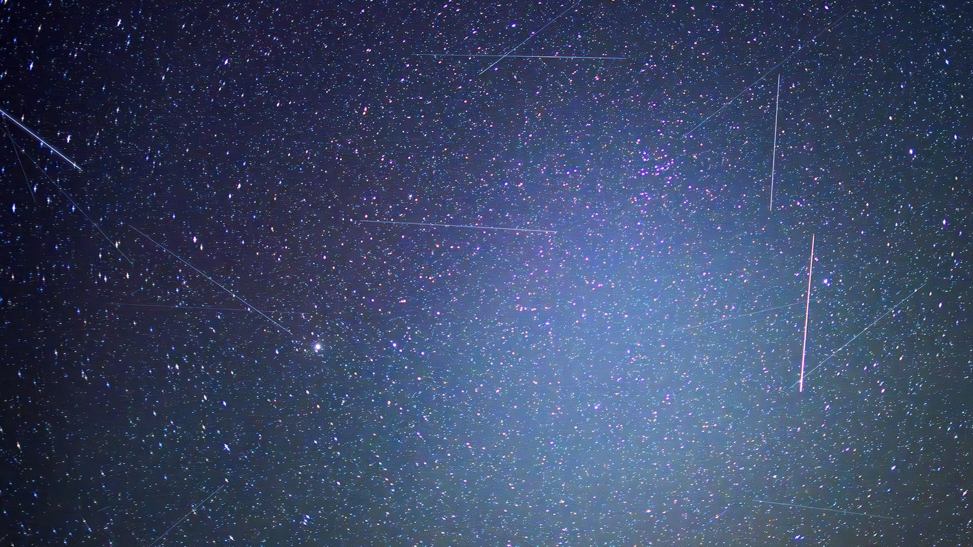 leuchtspuren satelliten 100