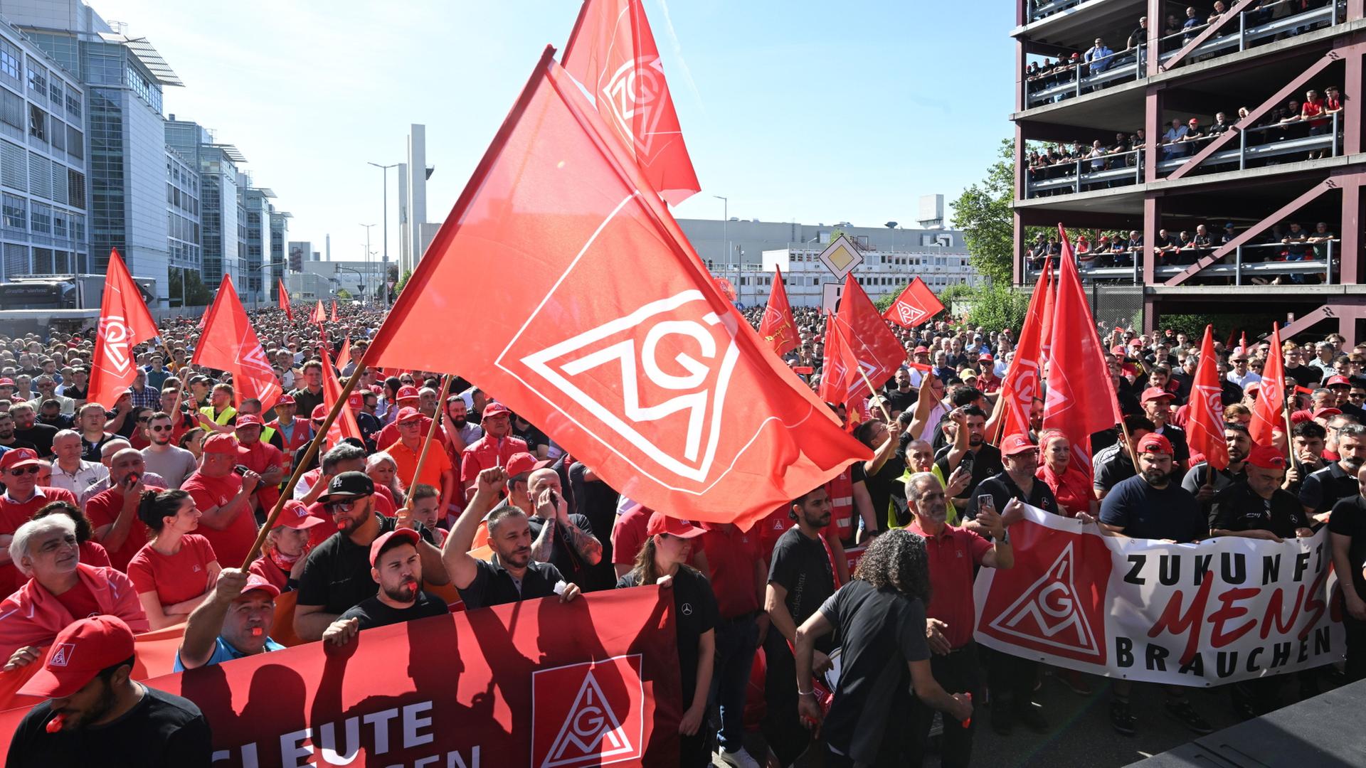 mercedes proteste 102