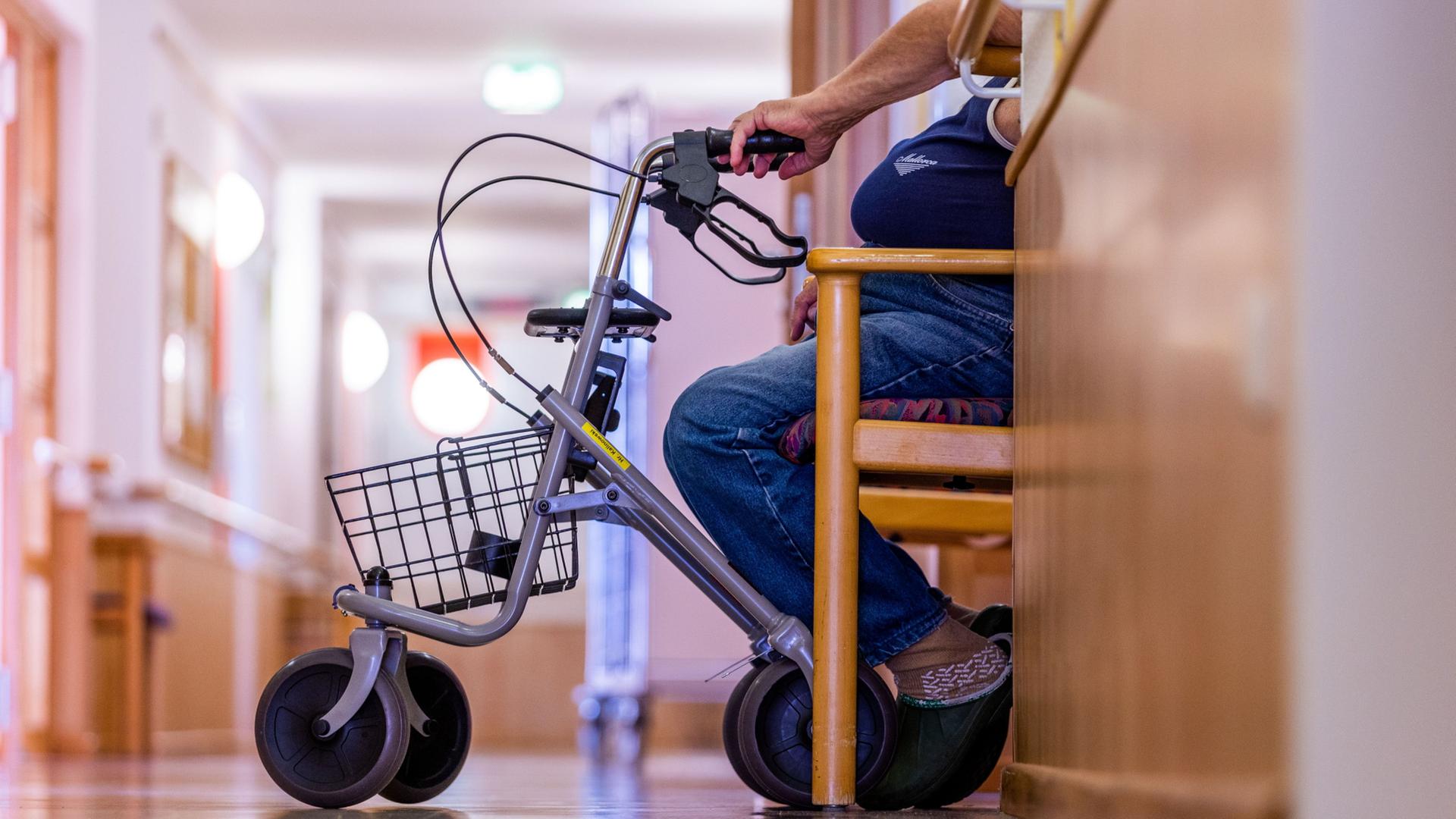 pflege rollator 104