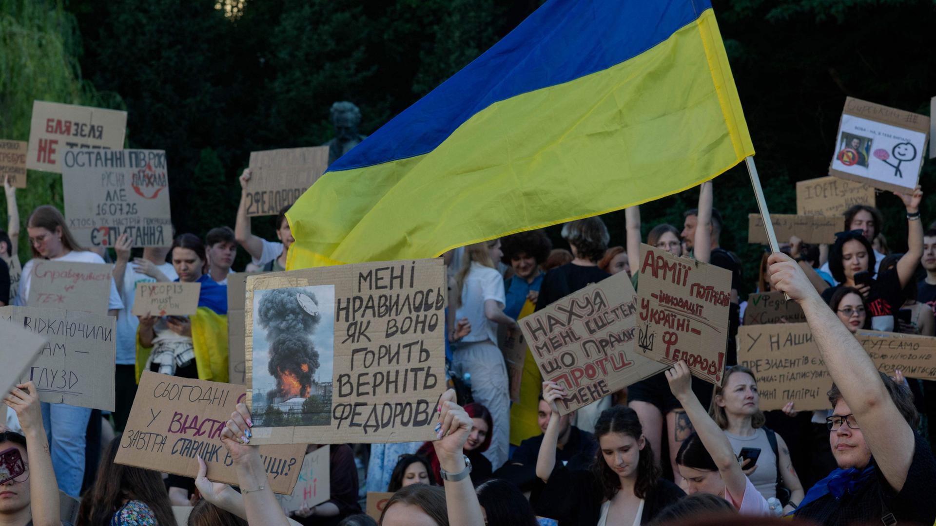 proteste kiew fedorow 100