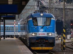 05 09 2024 prag tschechien ankommender zug am prager hauptbahnhof praha hlavni nadrazi 00a240905d020caro