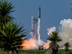 2026 08 25t165128z 869930641 rc2nkmab5c5p rtrmadp 3 space spacex louisiana