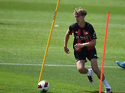 21 07 2026 xophax fussball 1 bundesliga bayer 04 leverkusen oeffentliches training bayarena kennet eichhorn trainiert allein