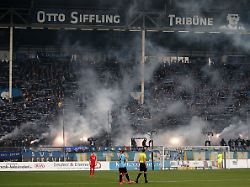 archiv 29 02 2020 baden wuerttemberg mannheim fussball 3 liga sv waldhof mannheim 1 fc kaiserslautern 26 spieltag waldhof mannheim ultras zuenden pyrotechnik