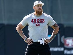 august 08 2026 santa clara ca u s a san francisco 49ers tight end george kittle 85 on the sideline during san francisco 49ers training camp practice day 7