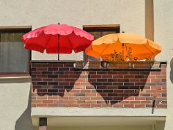 balkon sonnenschirme neubau grunewaldstrasse steglitz zehlendorf berlin deutschland balcony sunshades new building grunewaldstrasse steglitz zehlendorf berlin germany