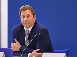 berlin deutschland bundesfinanzministerium branchendialog ost start ups und scale ups bundesminister der finanzen lars klingbeil spd
