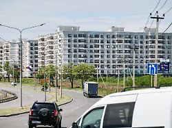 dieses foto wird von der russischen staatsagentur tass zur verfuegung gestellt russia mariupol june 4 2026 a view of blocks of flats