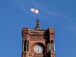 das rotes rathaus der amtssitz des regierenden buergermeisters von berlin und der senatskanzlei