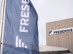 die fresenius konzernzentrale allgemein feature randmotiv symbolfoto aussenansicht logo bilanzpressekonferenz der fresenius se am 21 02
