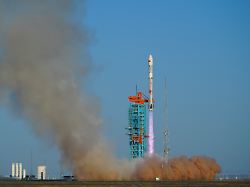 die rakete zhuque 3 y2 startet in der kommerziellen raumfahrt testzone dongfeng im nordwesten chinas