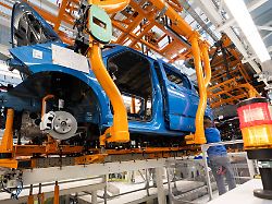 die deutsche autoindustrie hat aus sicht von diw oekonom martin gornig wichtige technologische entwicklungen verschlafen