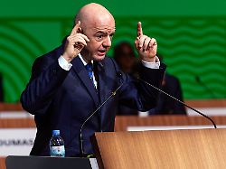 gianni infantino vor drei jahren in kigali da wurde er als fifa boss wiedergewaehlt