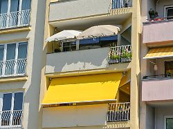hitze balkone markise sonnenschirm berlin deutschland 1
