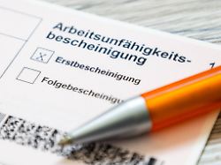 nahaufnahme einer arbeitsunfaehigkeitsbescheinigung close up of a certificate of incapacity for work copyright xudoxherrmannx