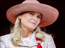 oslo 17 05 2026 norwegian royal family crown princess mette marit watch the procession in front of the royal palace in oslo foto albert nieboer netherlands out point de vue out