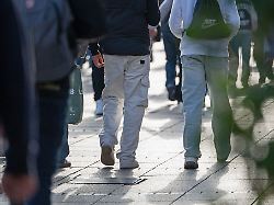 unbekannte nutzen jugendliche mit einem trick fuer geldwaesche aus