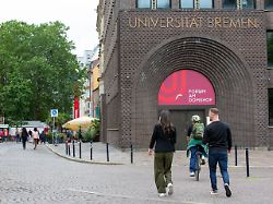 universitaet bremen forum am domshof eingang mit passanten